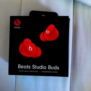 hardly ever worn.noise cancellation i just never use them.comes with everything